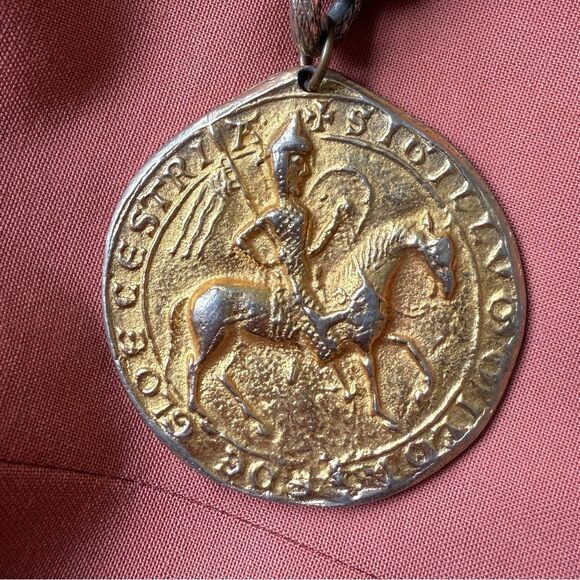 1970s Medieval Style Gold Pendant and Chain Necklace - Picture 2 of 7